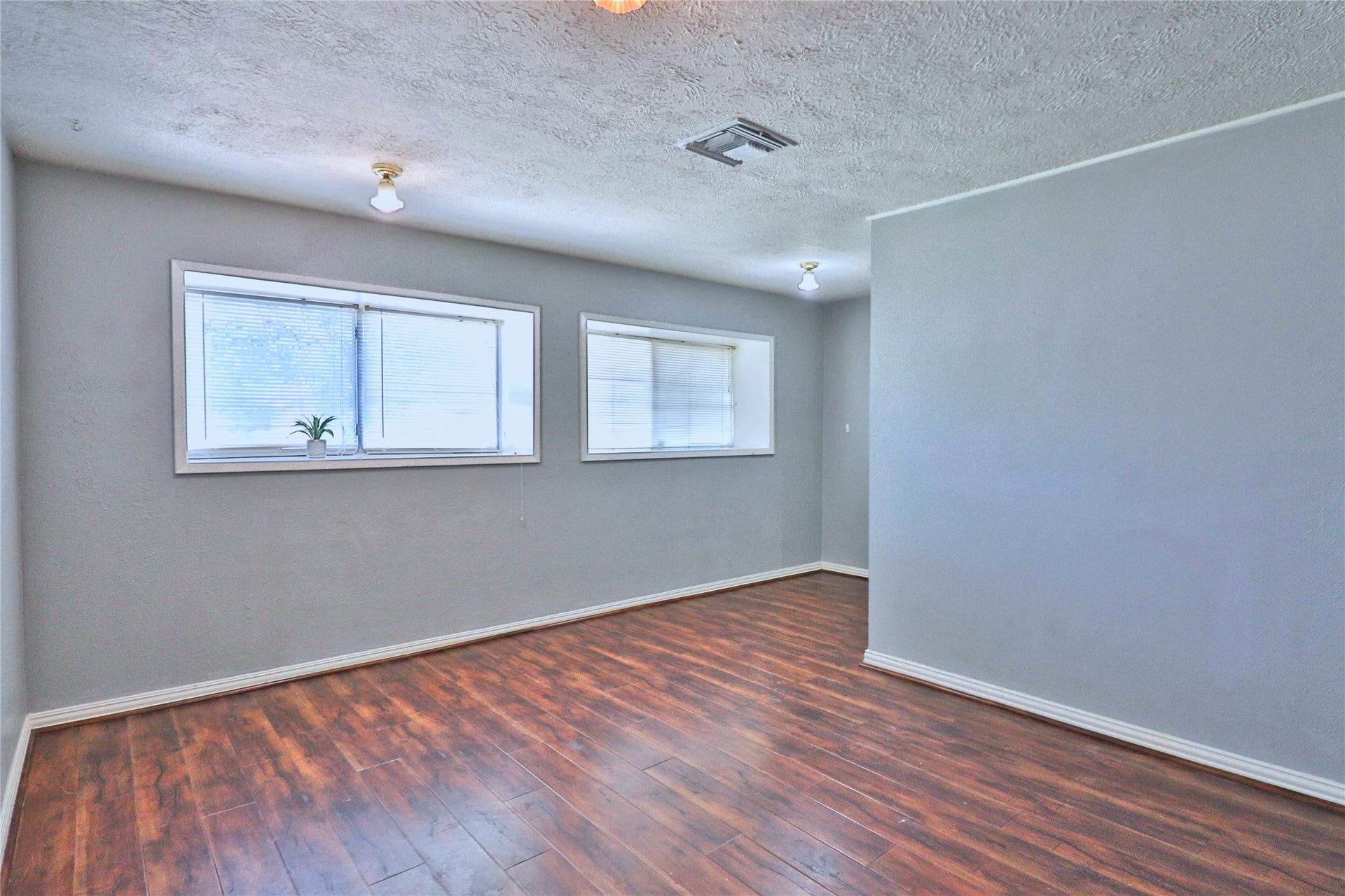 game room could be used as 4th  bedroom
