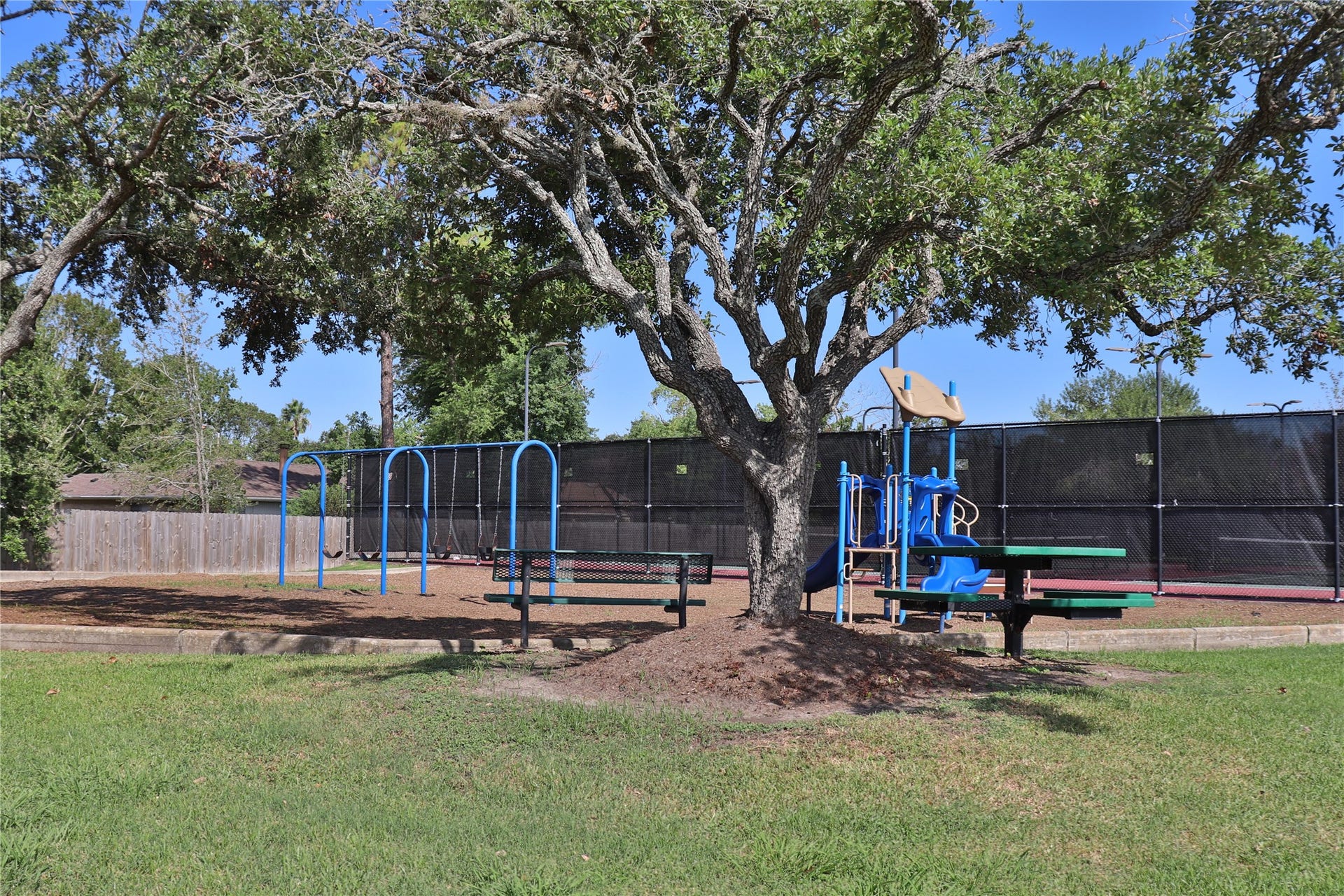 community tennis court