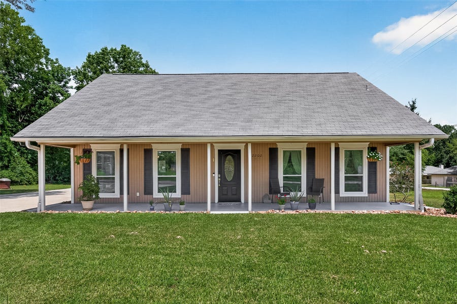 Property photo for 12202 Coachman Lane, Pinehurst, TX