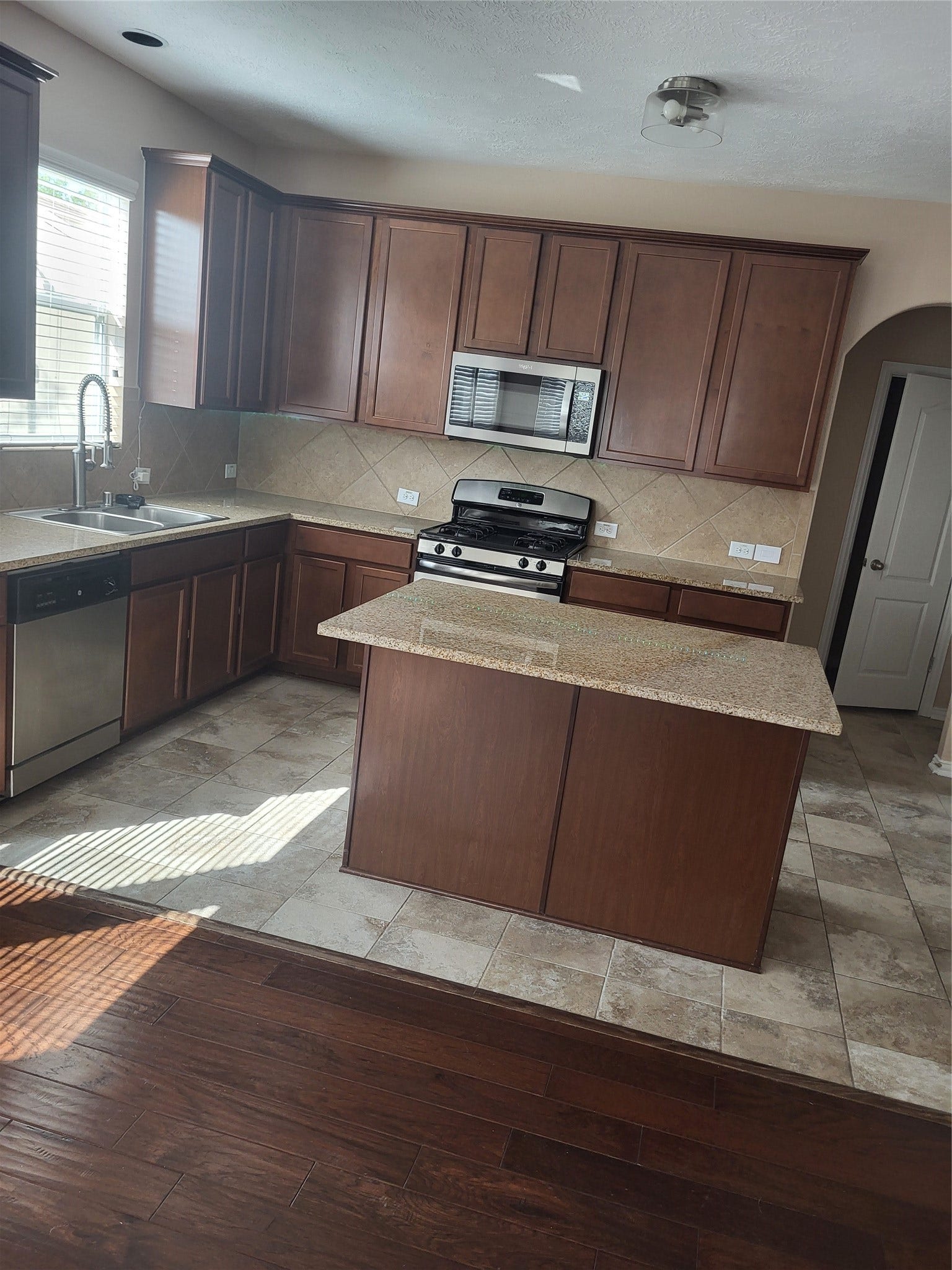 7034 Sun Creek Drive Drive, Hitchcock, TX 77563 7034 Sun Creek Drive Drive, Hitchcock, TX 77563
