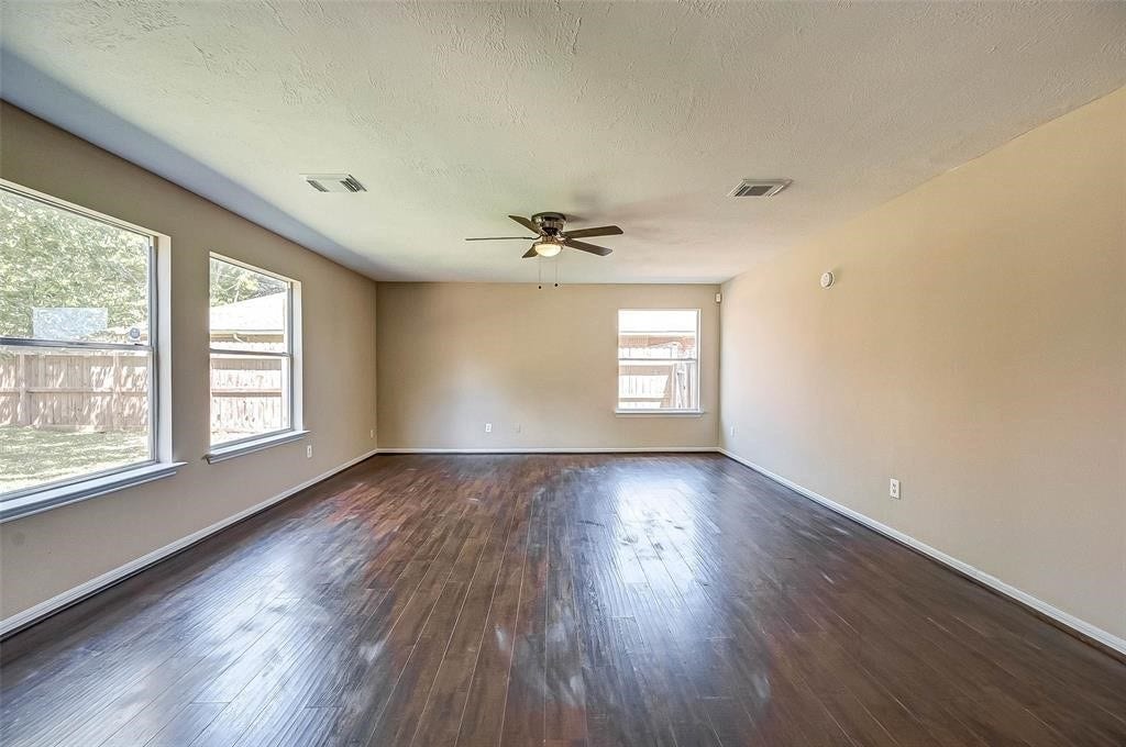 16510 Amy Ridge Road, Houston, TX 77053 16510 Amy Ridge Road, Houston, TX 77053