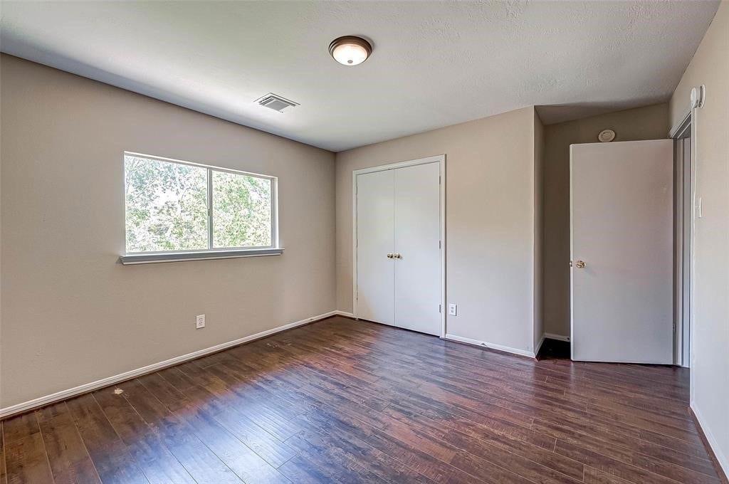 16510 Amy Ridge Road, Houston, TX 77053 16510 Amy Ridge Road, Houston, TX 77053