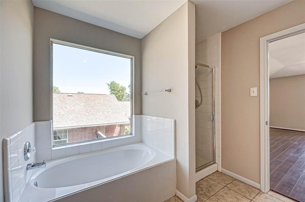 16510 Amy Ridge Road, Houston, TX 77053 16510 Amy Ridge Road, Houston, TX 77053