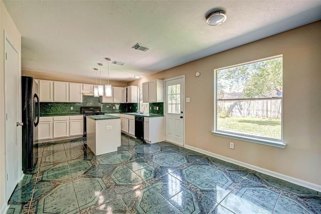 16510 Amy Ridge Road, Houston, TX 77053 16510 Amy Ridge Road, Houston, TX 77053