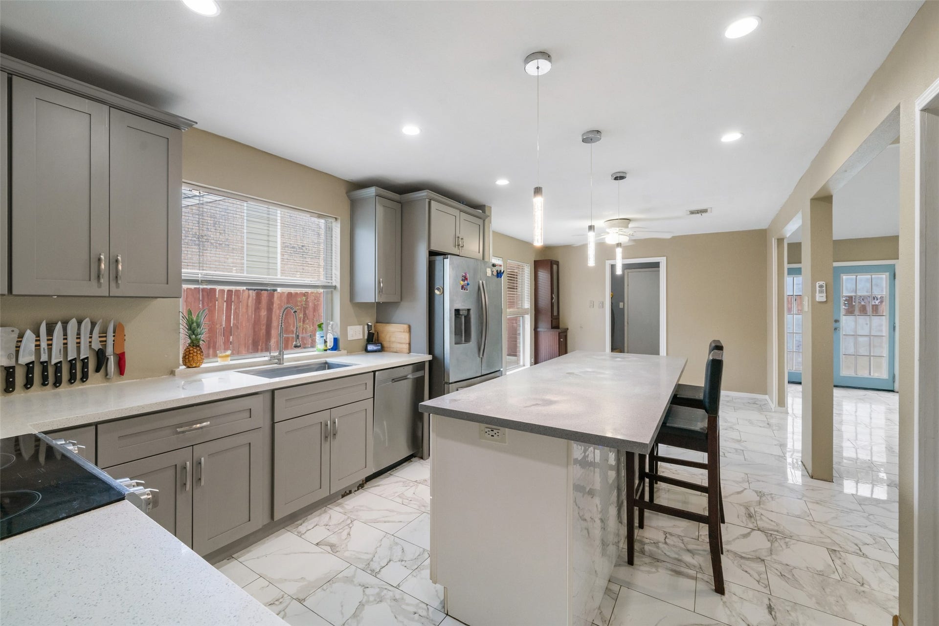 10831 Valley Hills Drive, Houston, TX 77071