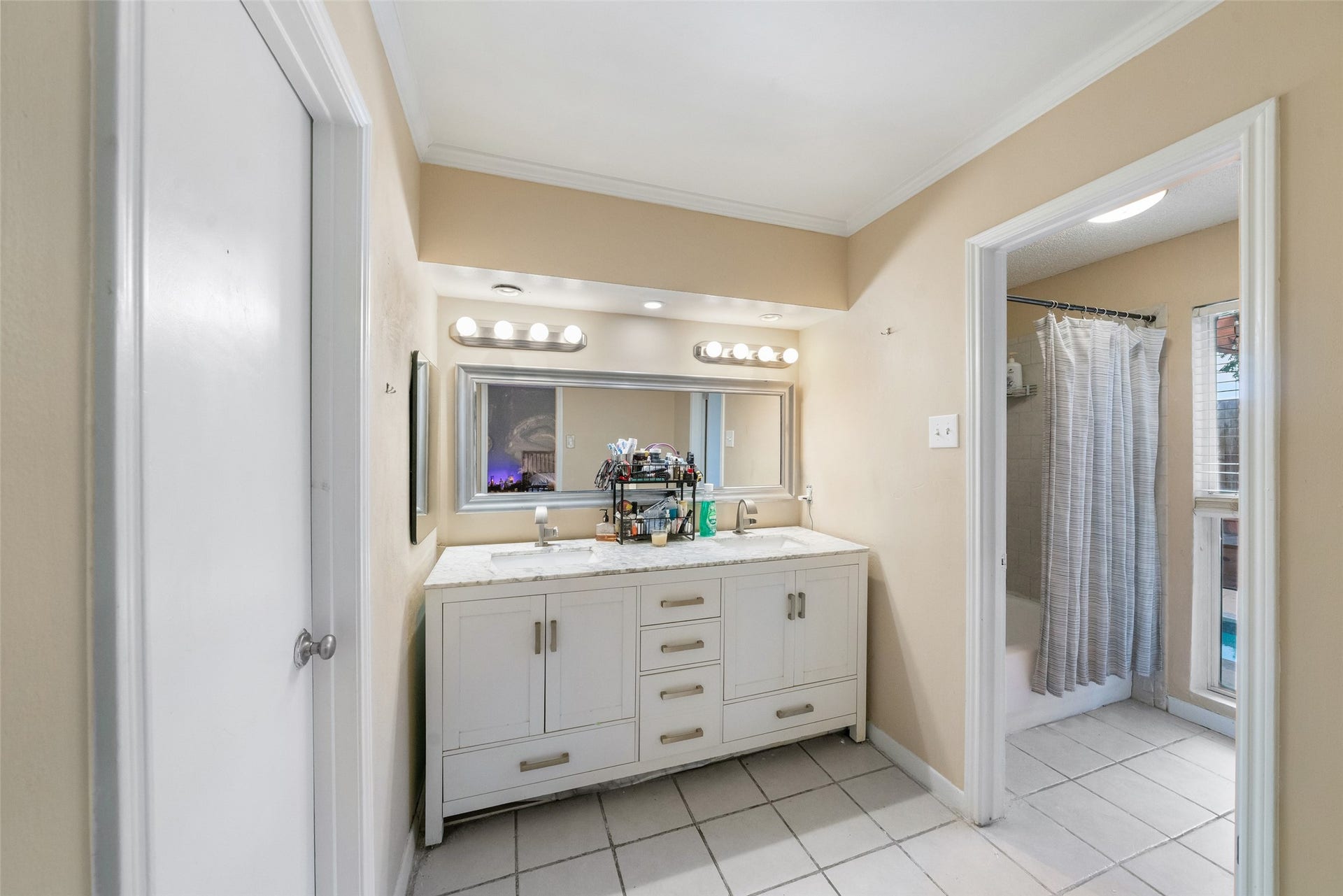 10831 Valley Hills Drive, Houston, TX 77071