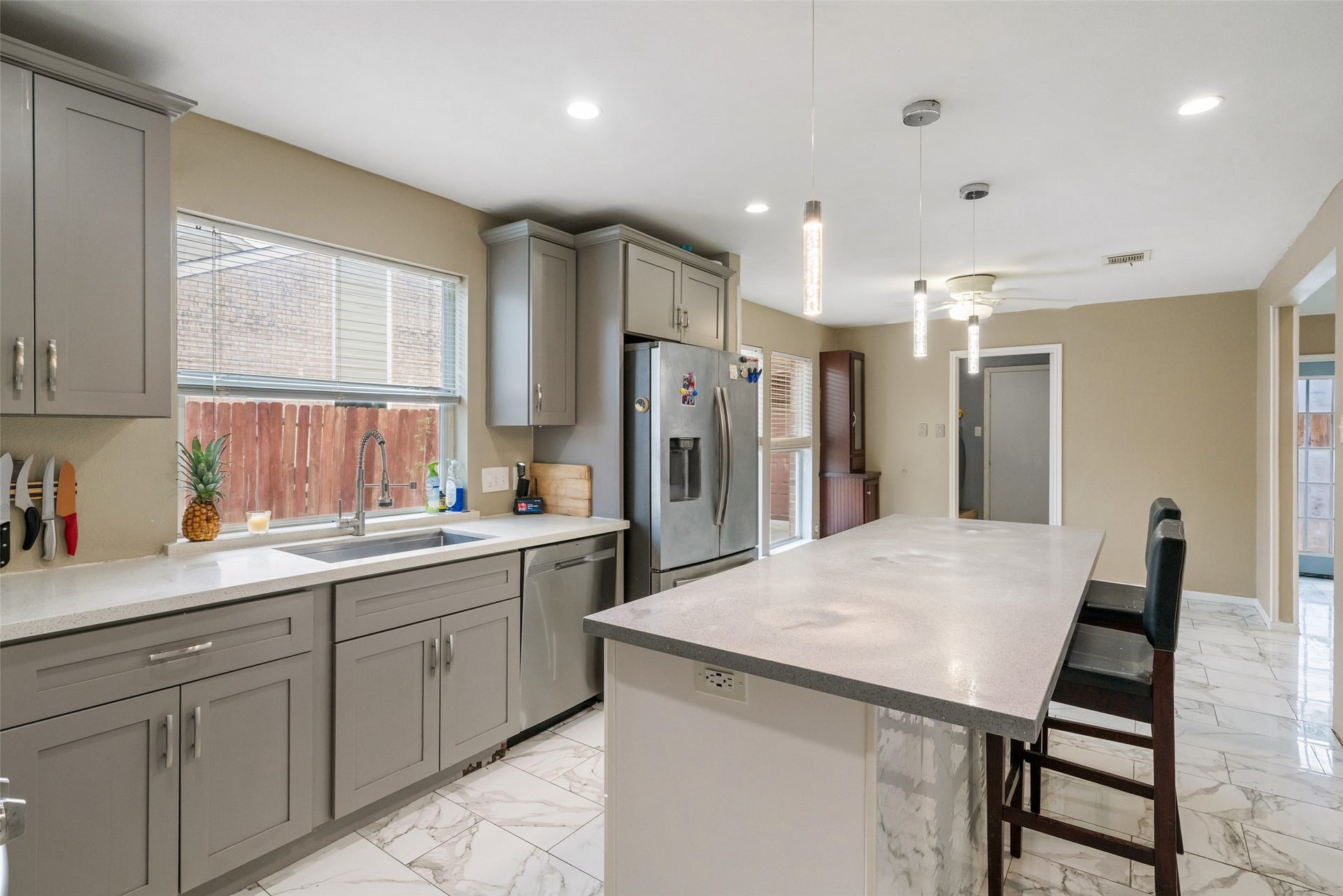 10831 Valley Hills Drive, Houston, TX 77071