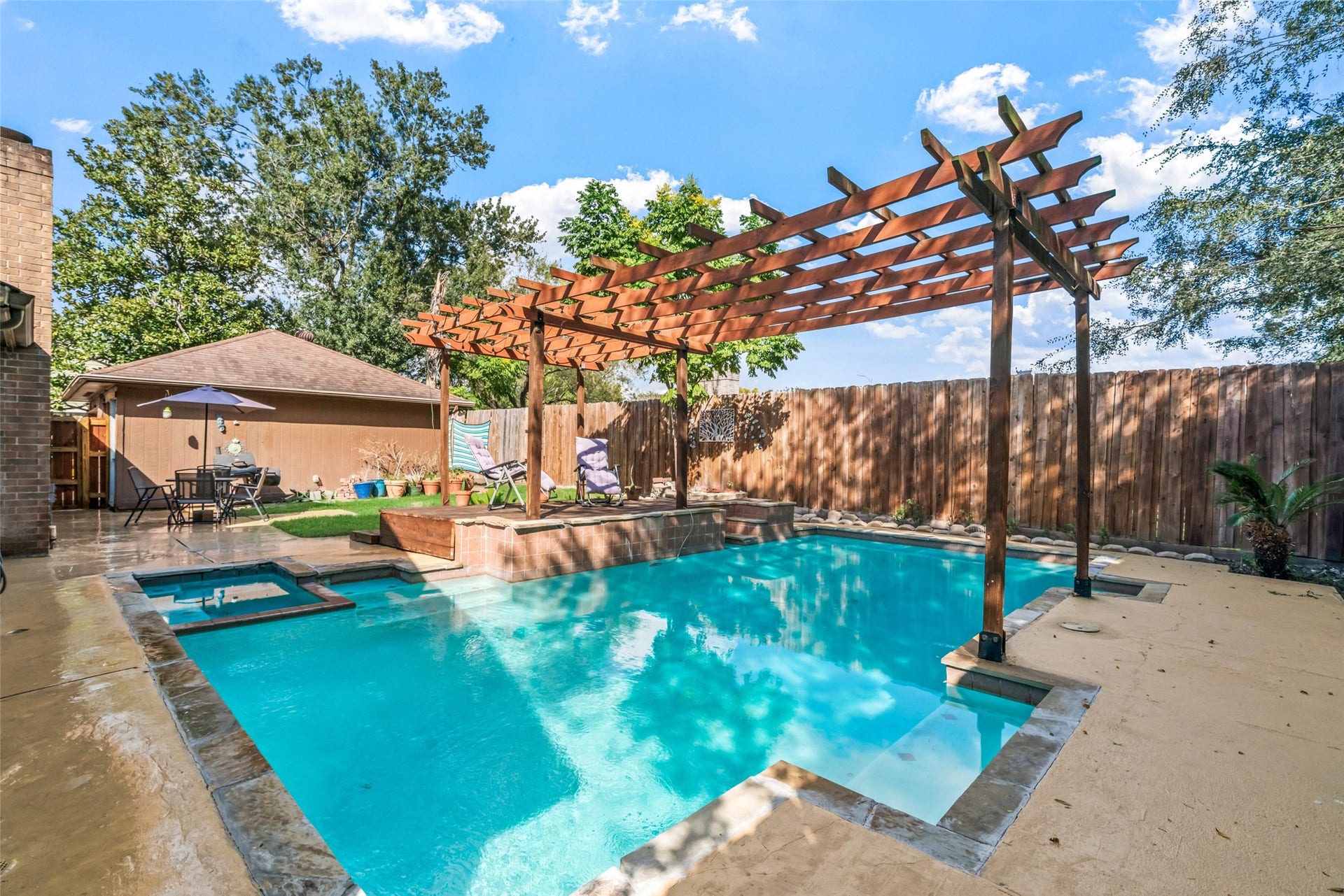 10831 Valley Hills Drive, Houston, TX 77071