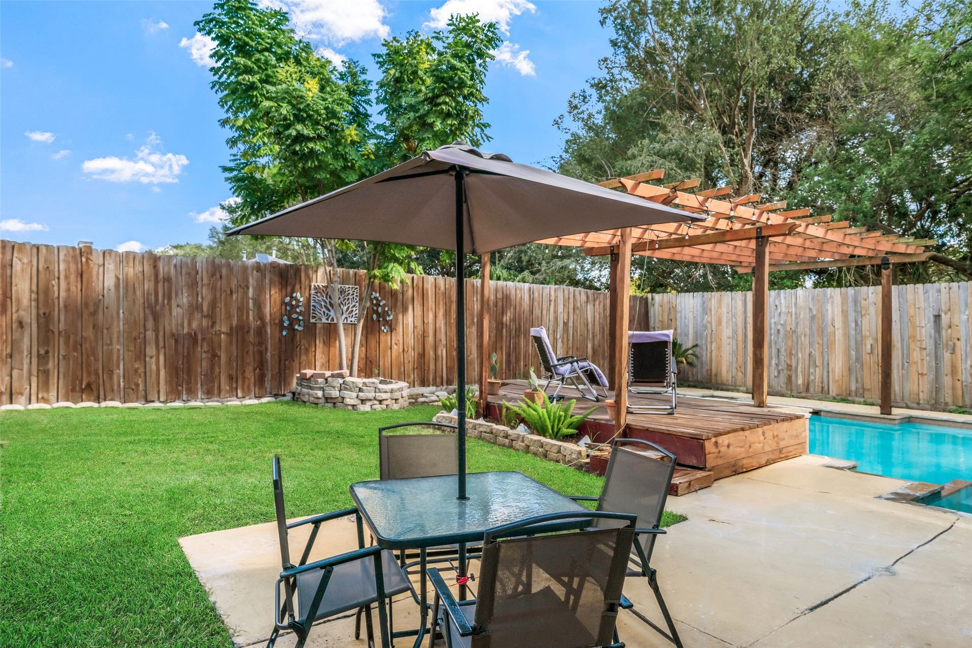 10831 Valley Hills Drive, Houston, TX 77071