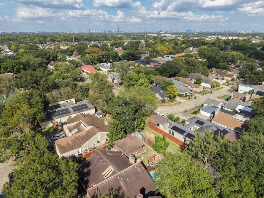 Property photo for 10831 Valley Hills Drive, Houston, TX