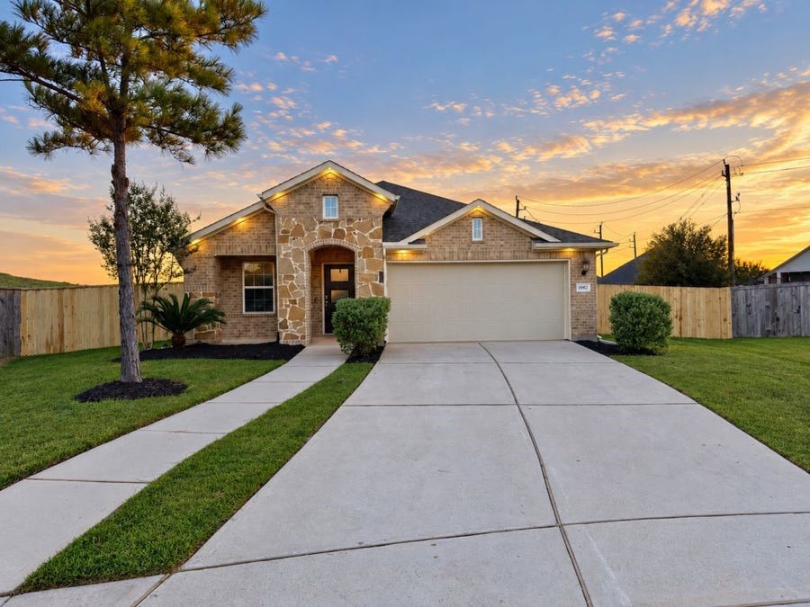 Property photo for 1982 Shim Ball Way, Pearland, TX