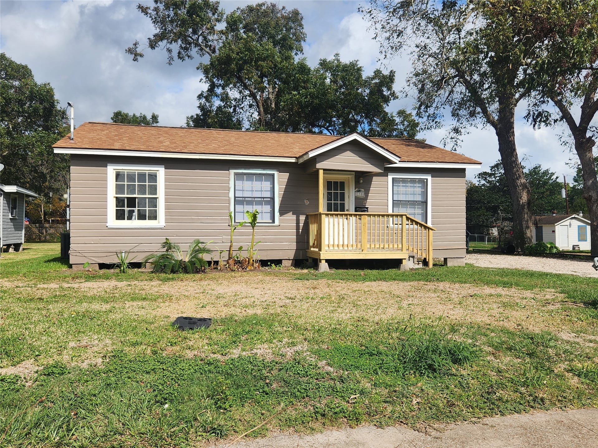 138 W Marion, Clute, TX 77531 138 W Marion, Clute, TX 77531