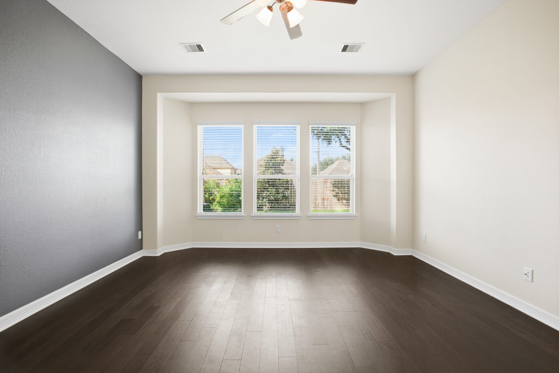 9975 Spring Rock Lane, Brookshire, TX 77423 Extended primary suite