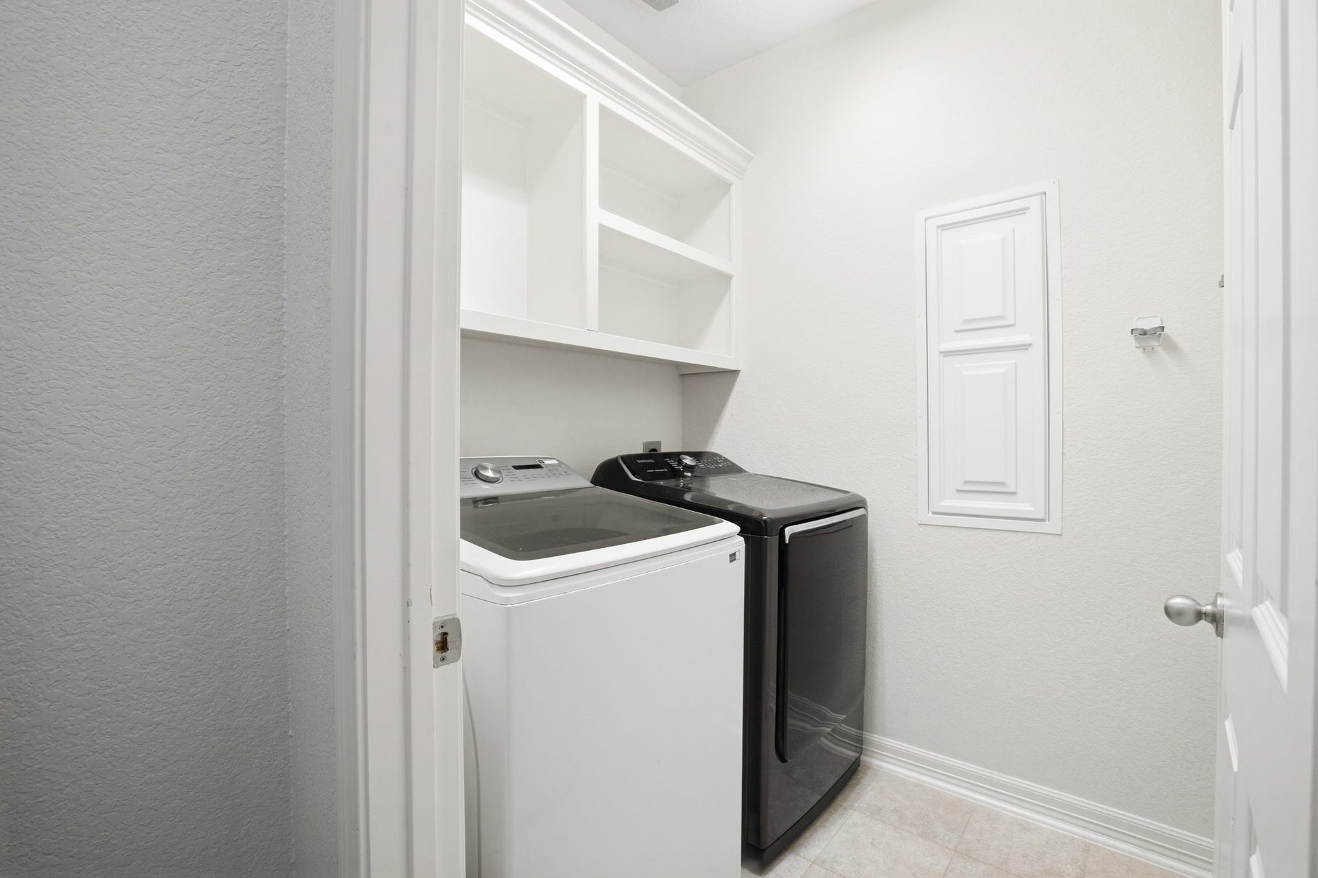 9975 Spring Rock Lane, Brookshire, TX 77423 Laundry room downstairs with appliances included