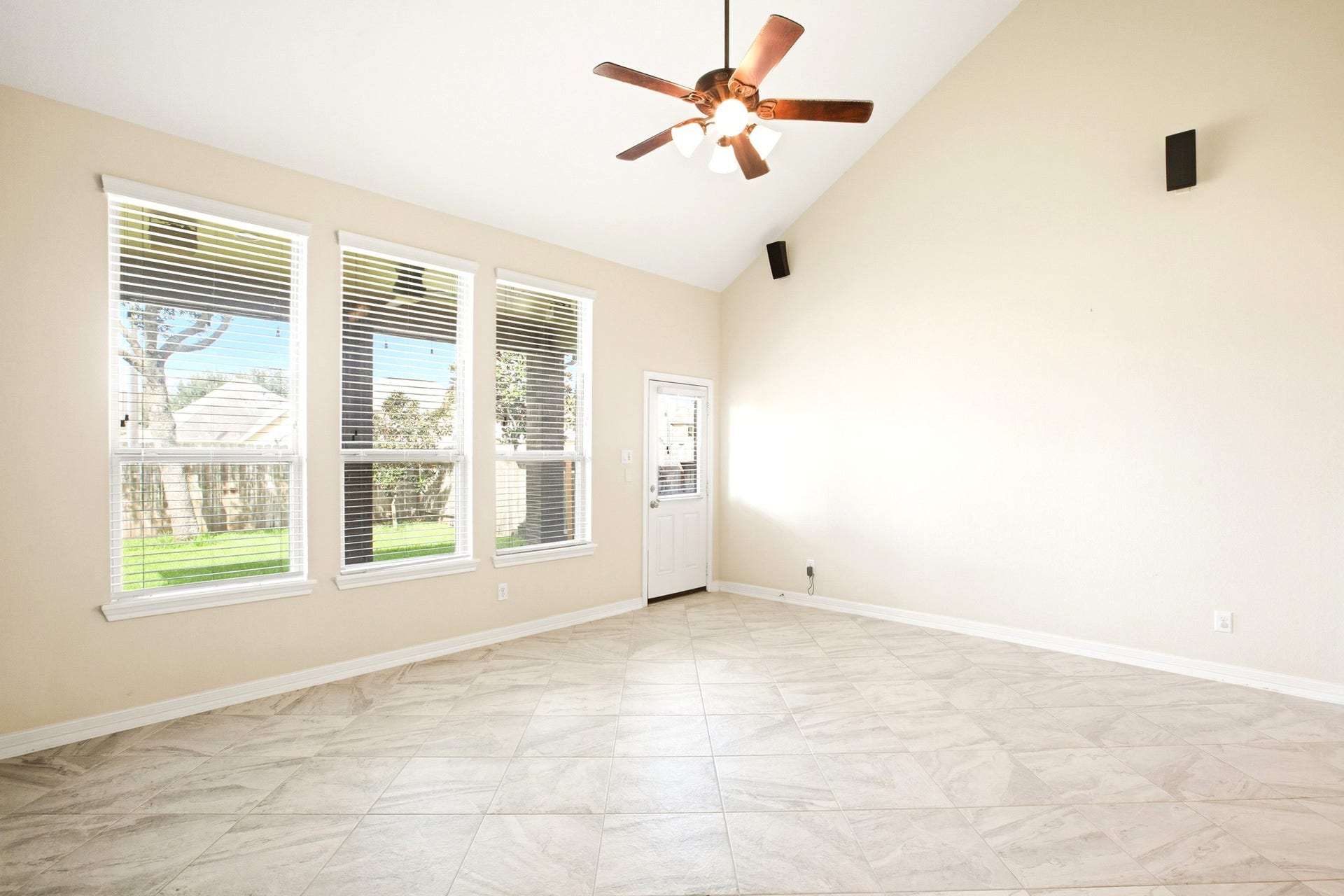 9975 Spring Rock Lane, Brookshire, TX 77423 9975 Spring Rock Lane, Brookshire, TX 77423