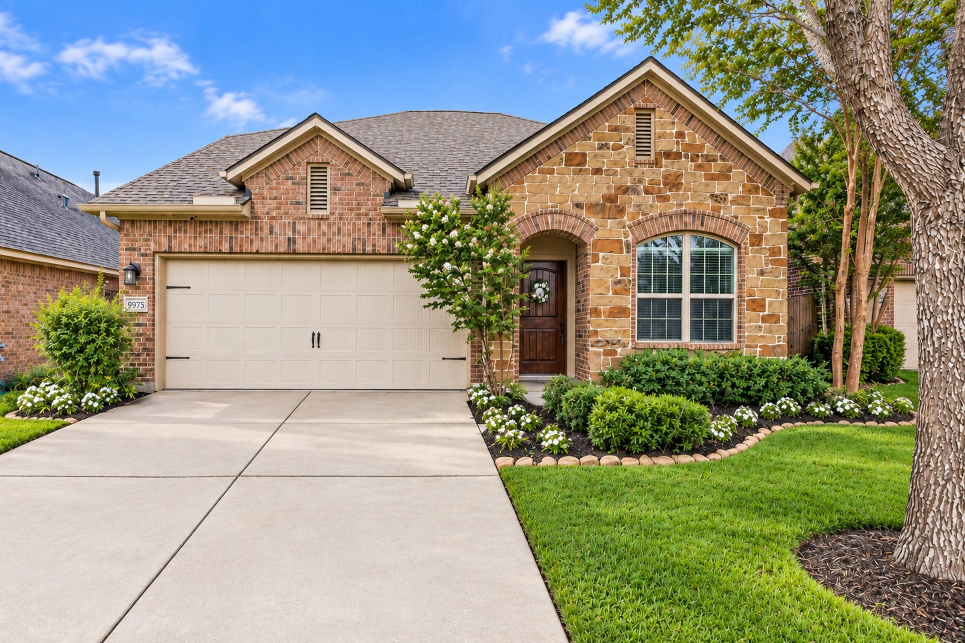 9975 Spring Rock Lane, Brookshire, TX 77423 Full Gutters all around the home