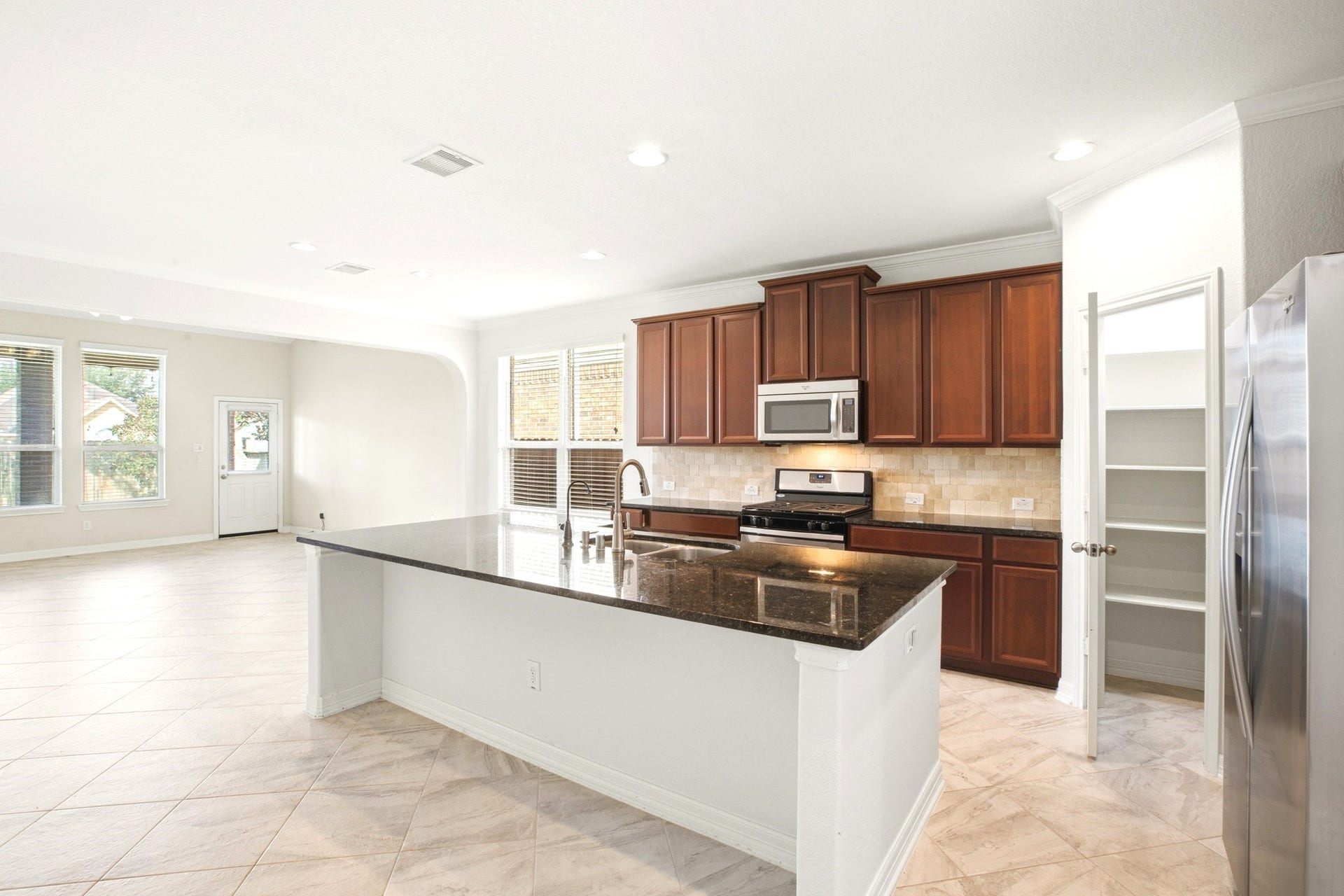 9975 Spring Rock Lane, Brookshire, TX 77423 Whole house water softener included