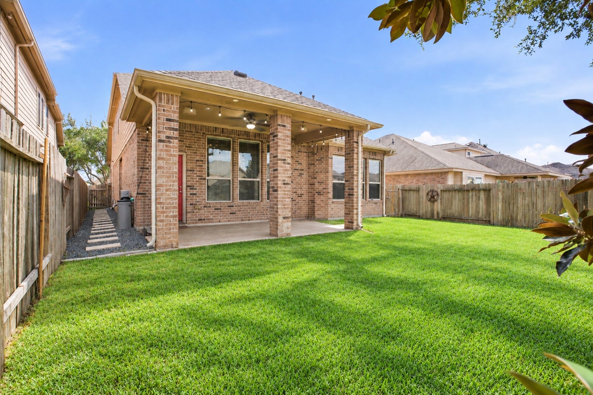 9975 Spring Rock Lane, Brookshire, TX 77423 9975 Spring Rock Lane, Brookshire, TX 77423