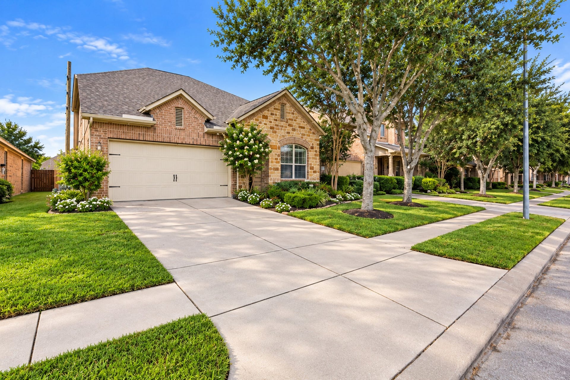 9975 Spring Rock Lane, Brookshire, TX 77423 NO BACK NEIGHBORS!