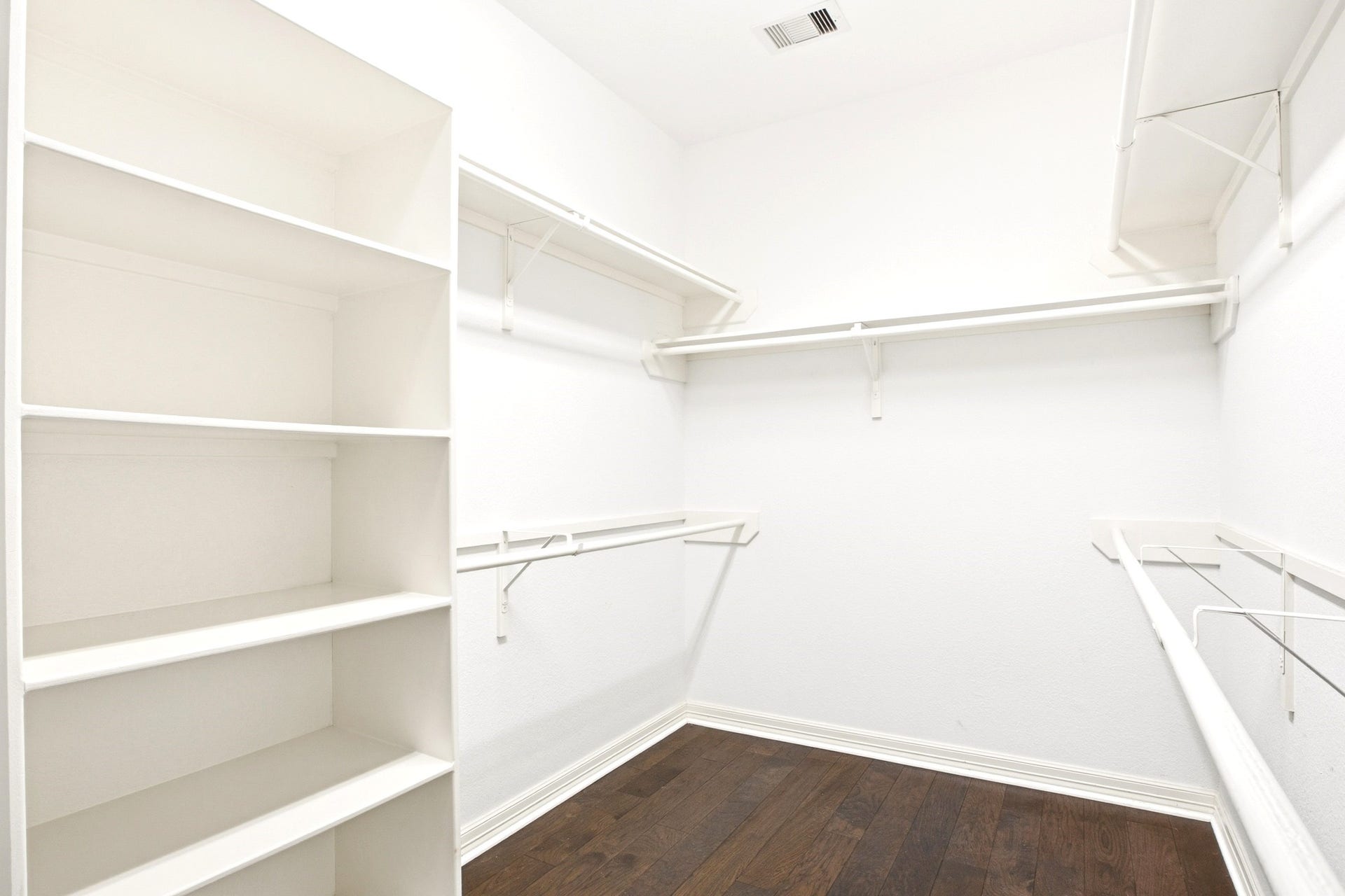 9975 Spring Rock Lane, Brookshire, TX 77423 Large primary walk in closet