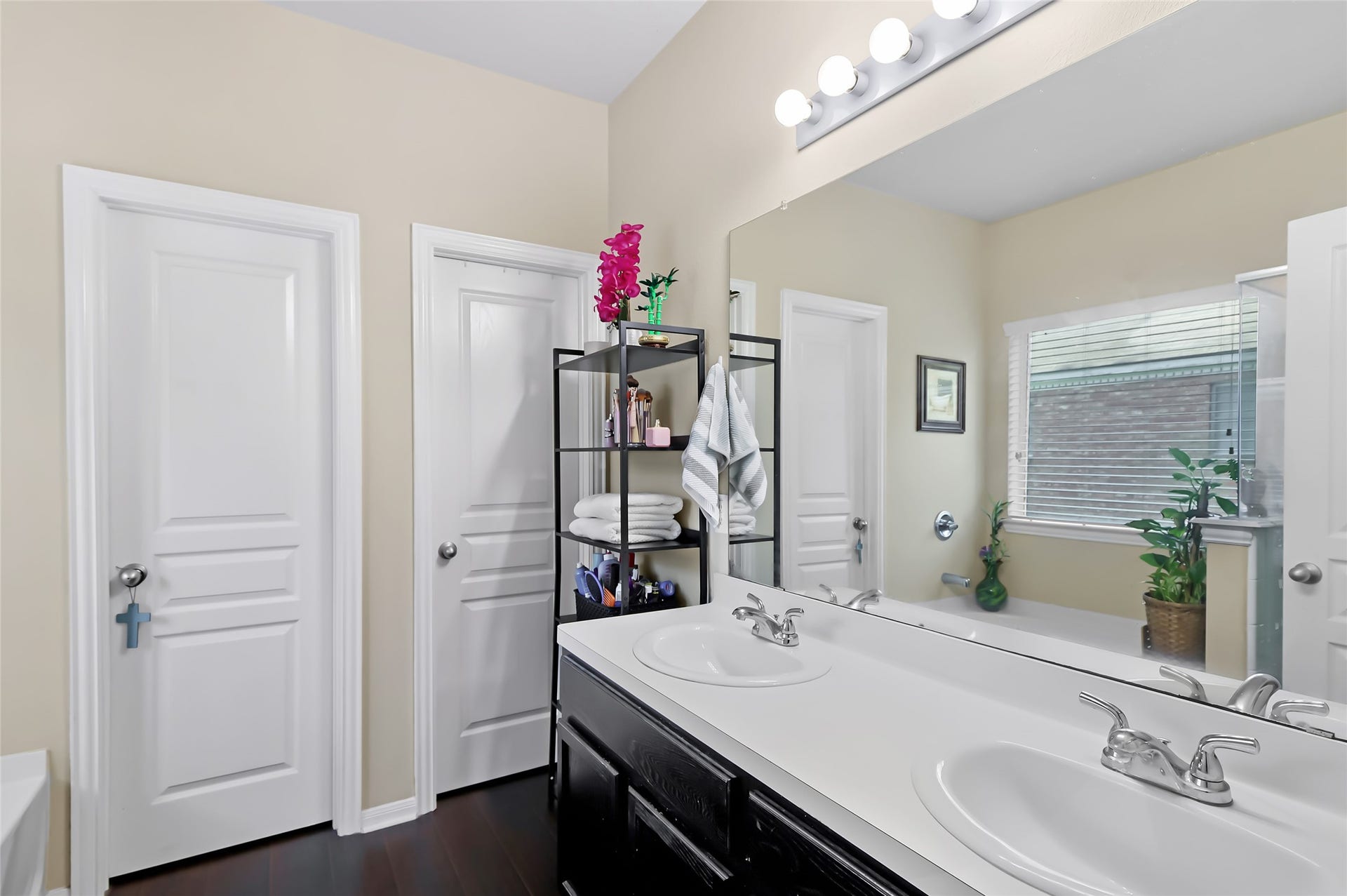 1603 Sahara Drive, Crosby, TX 77532 Primary Bath