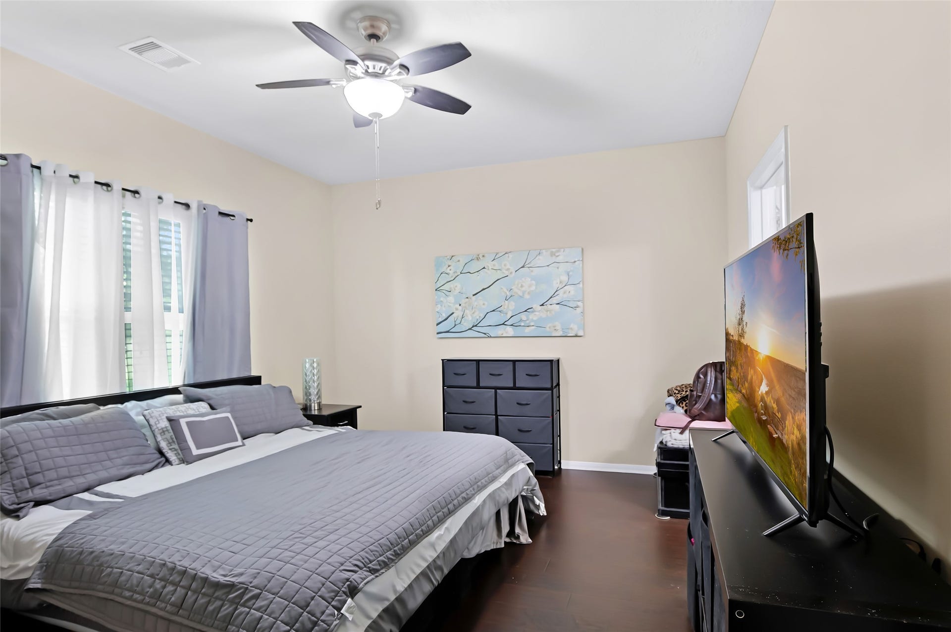 1603 Sahara Drive, Crosby, TX 77532 Primary Bedroom