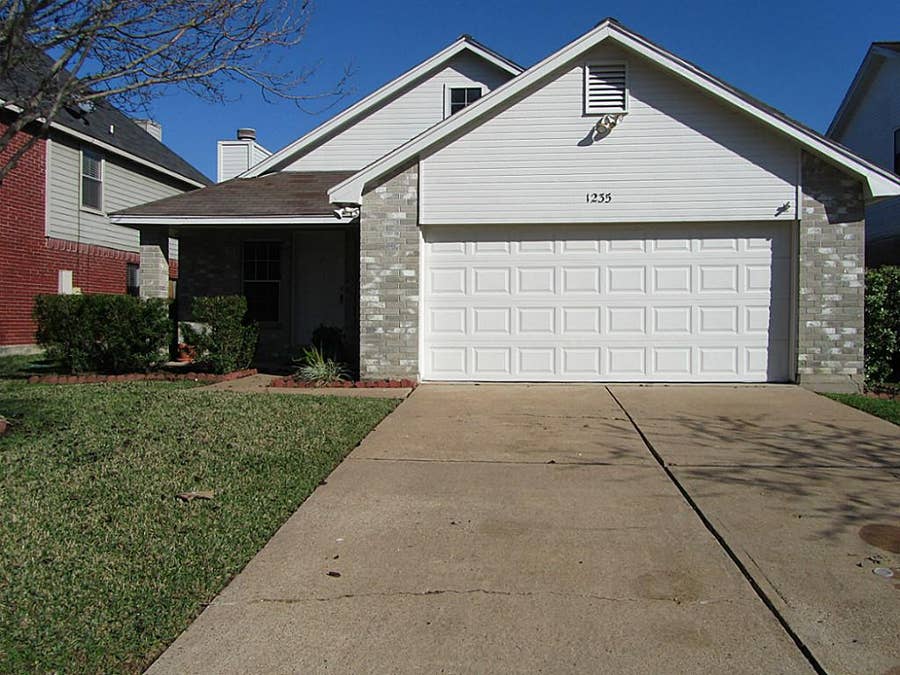 Property photo for 1235 Kings Creek Trl, Missouri City, TX