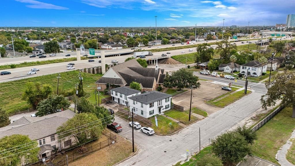 2002 Barbee Street, Houston, TX 77004 2002 Barbee Street, Houston, TX 77004