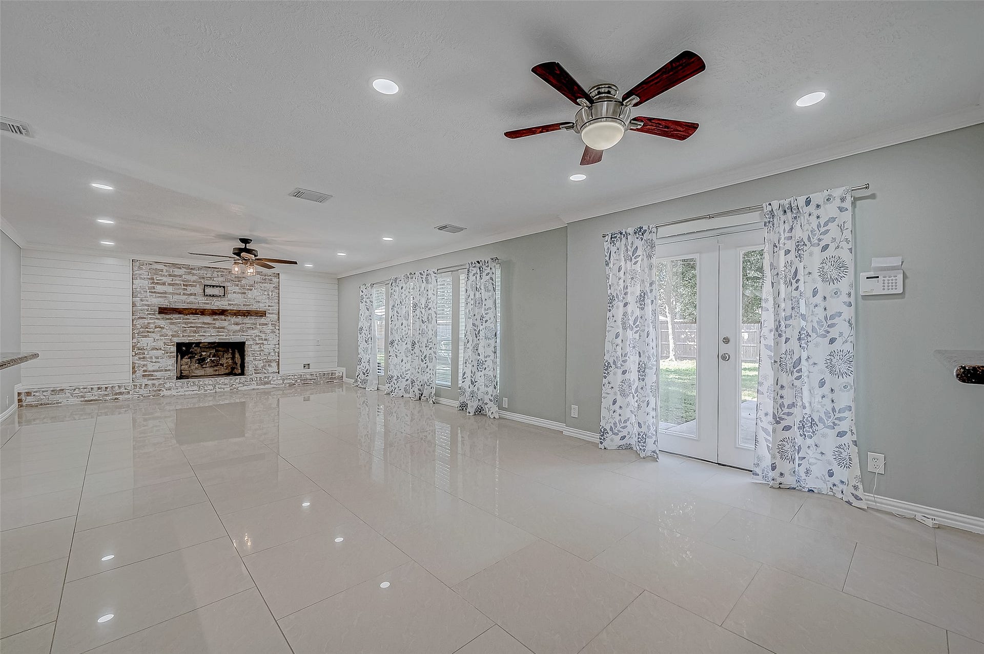 8110 Bent Oak Lane, Spring, TX 77379 8110 Bent Oak Lane, Spring, TX 77379