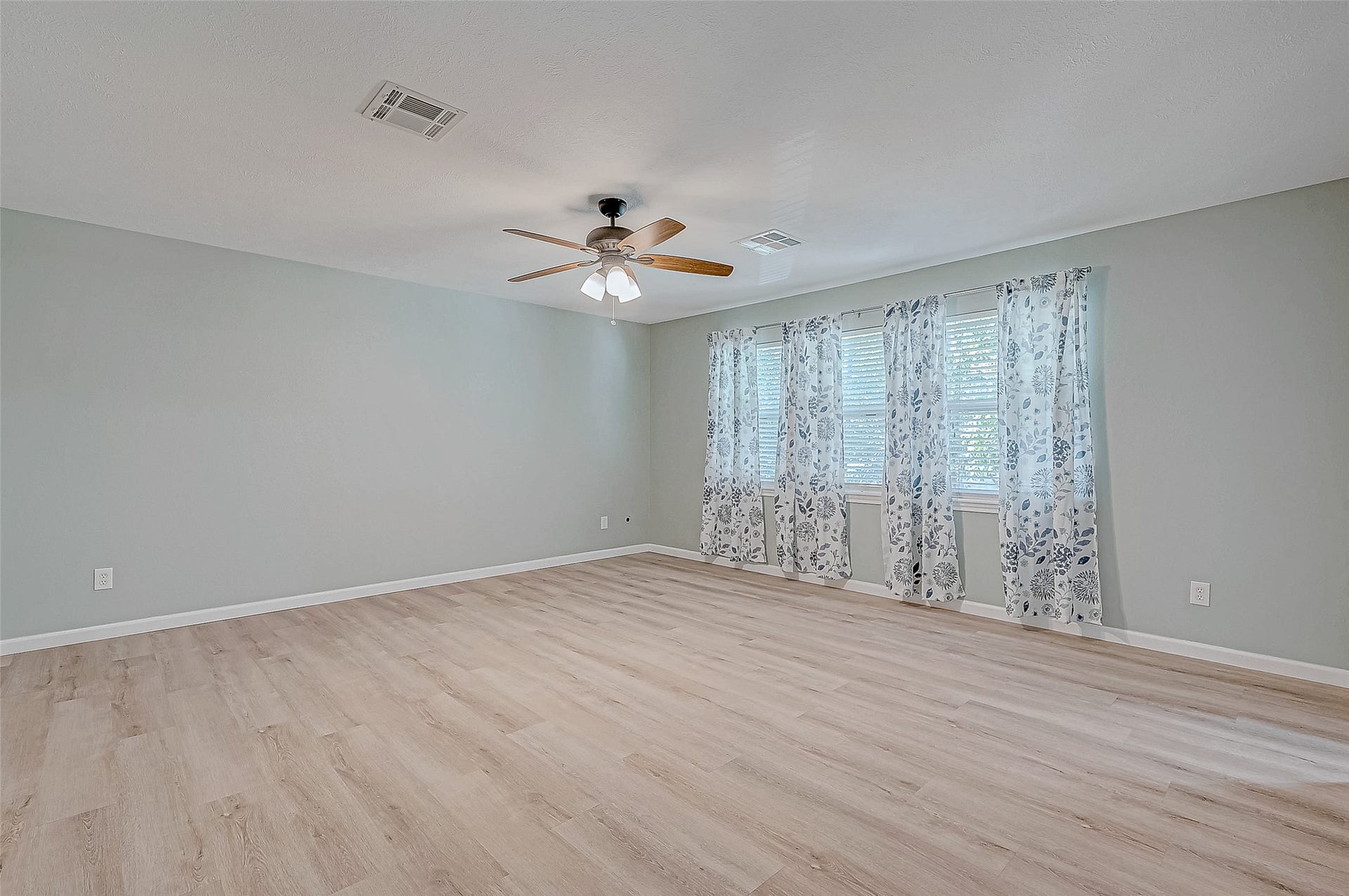 8110 Bent Oak Lane, Spring, TX 77379 8110 Bent Oak Lane, Spring, TX 77379