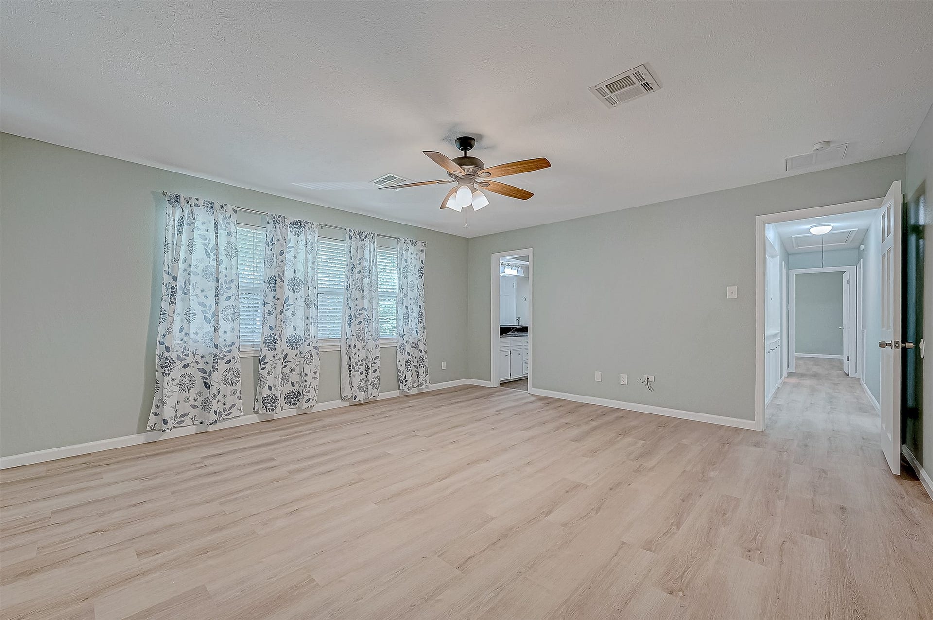 8110 Bent Oak Lane, Spring, TX 77379 8110 Bent Oak Lane, Spring, TX 77379