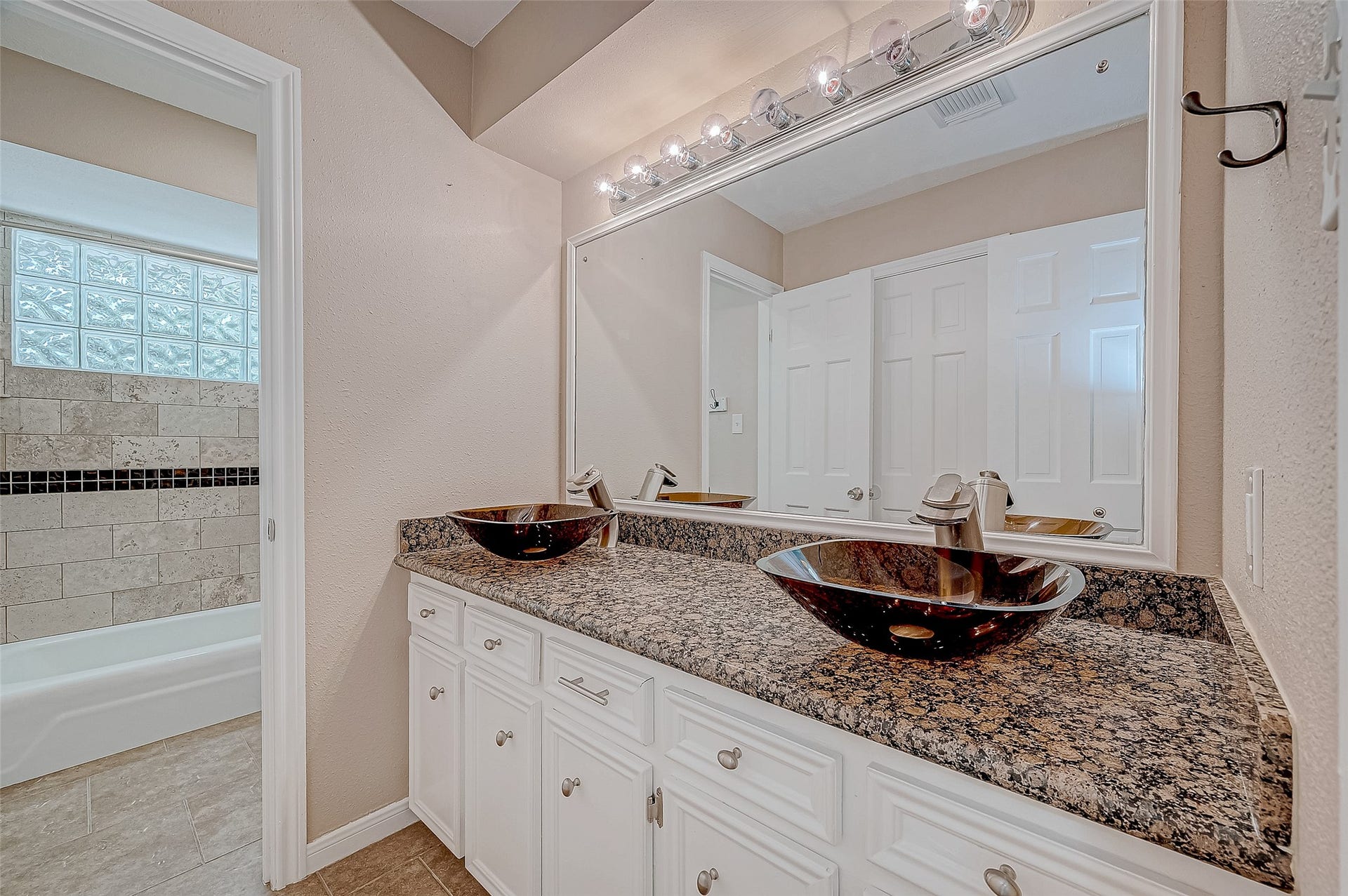8110 Bent Oak Lane, Spring, TX 77379 8110 Bent Oak Lane, Spring, TX 77379