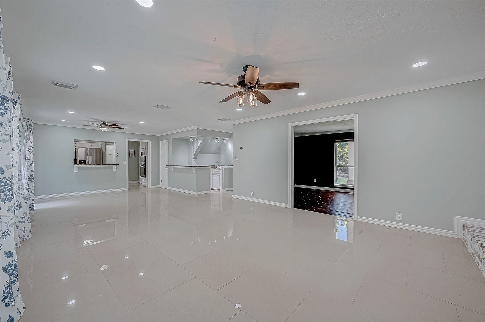 8110 Bent Oak Lane, Spring, TX 77379 8110 Bent Oak Lane, Spring, TX 77379