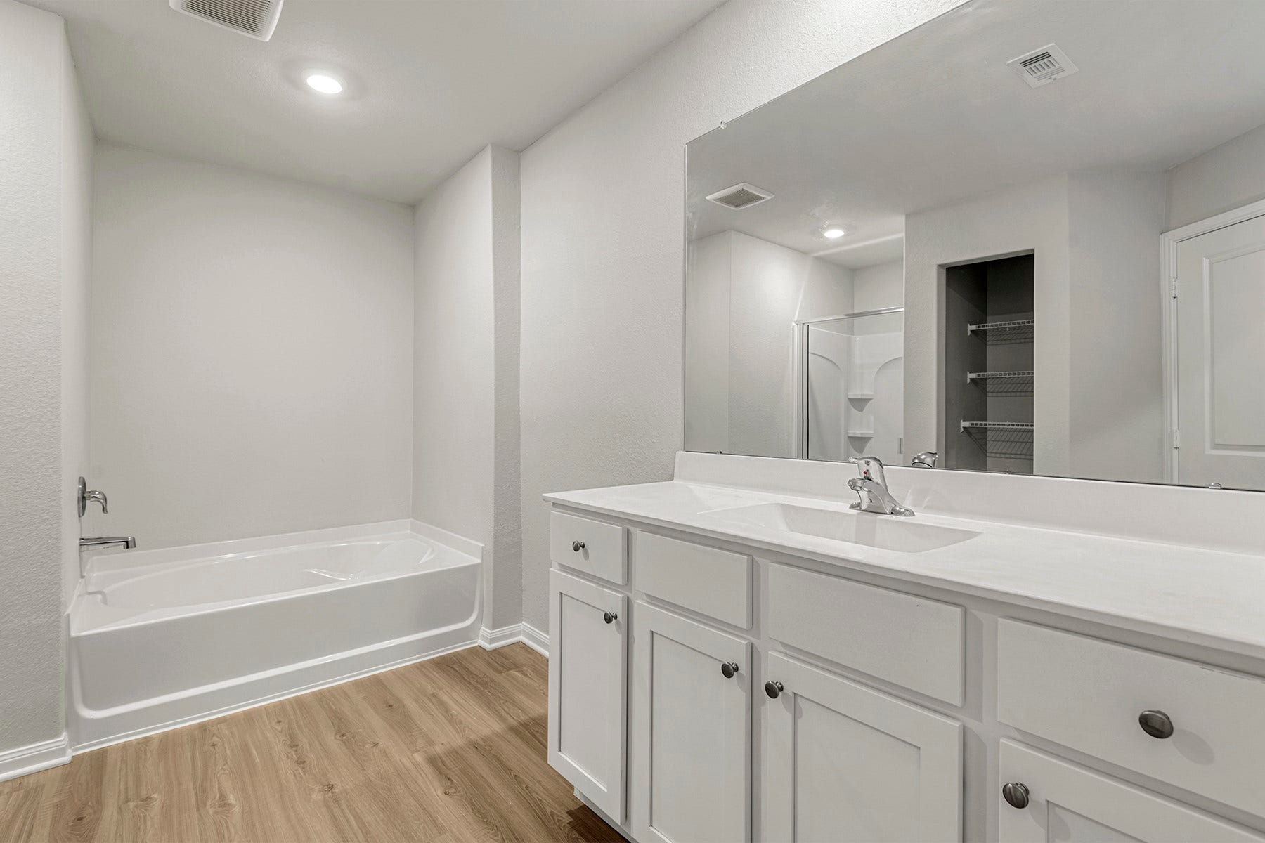 8204 Alpine Bearberry Drive, Houston, TX 77016 8204 Alpine Bearberry Drive, Houston, TX 77016