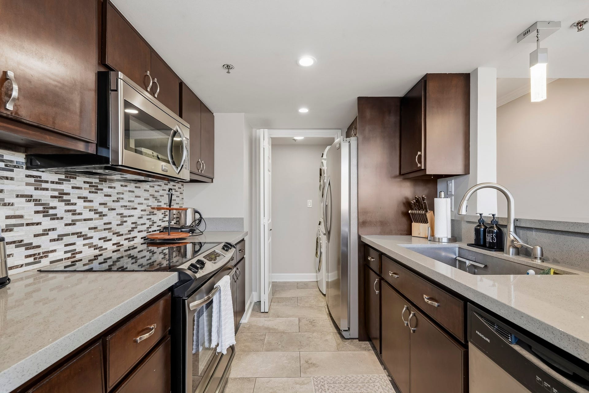 3525 Sage Road, #709, Houston, TX 77056 3525 Sage Road, #709, Houston, TX 77056