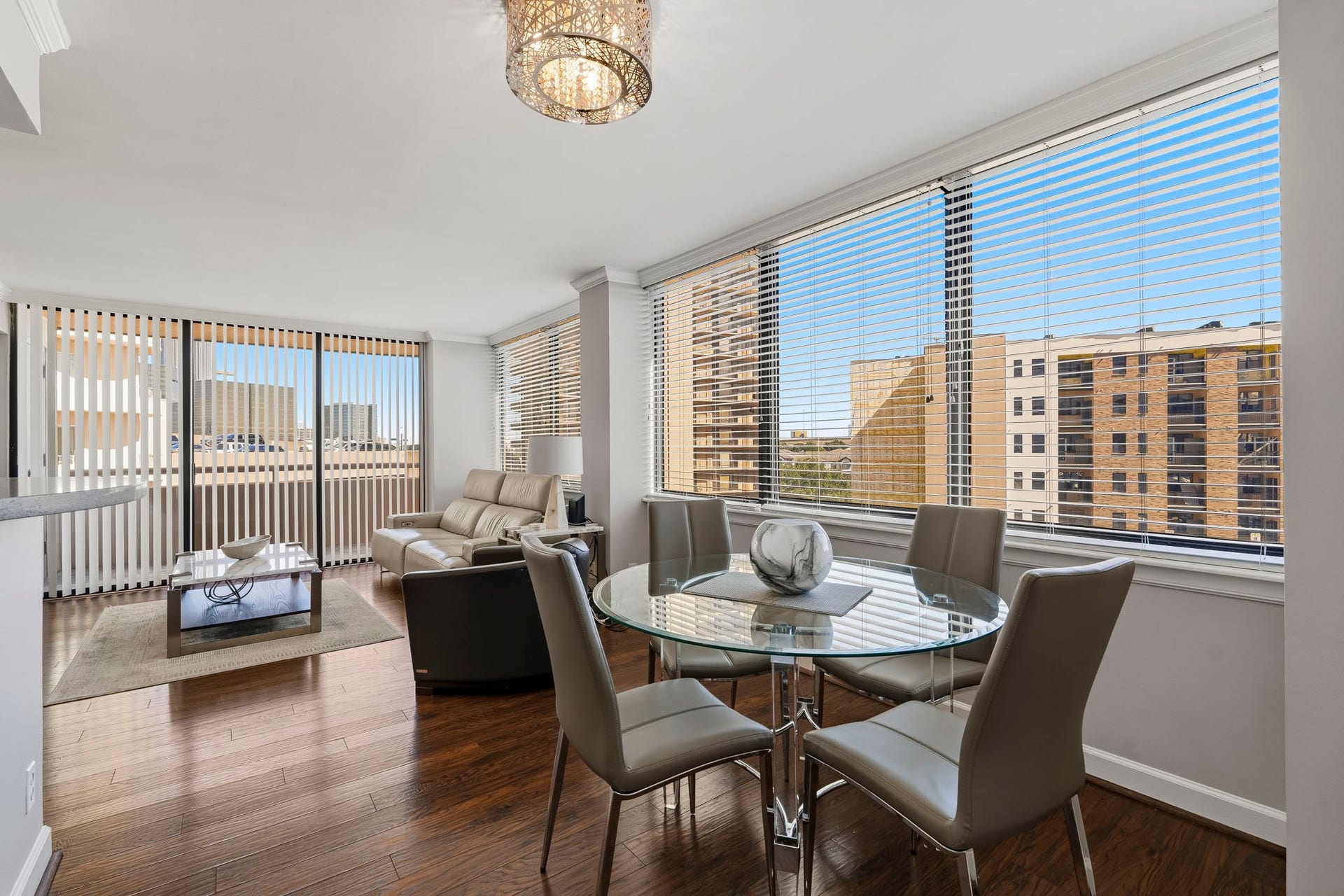 3525 Sage Road, #709, Houston, TX 77056 3525 Sage Road, #709, Houston, TX 77056