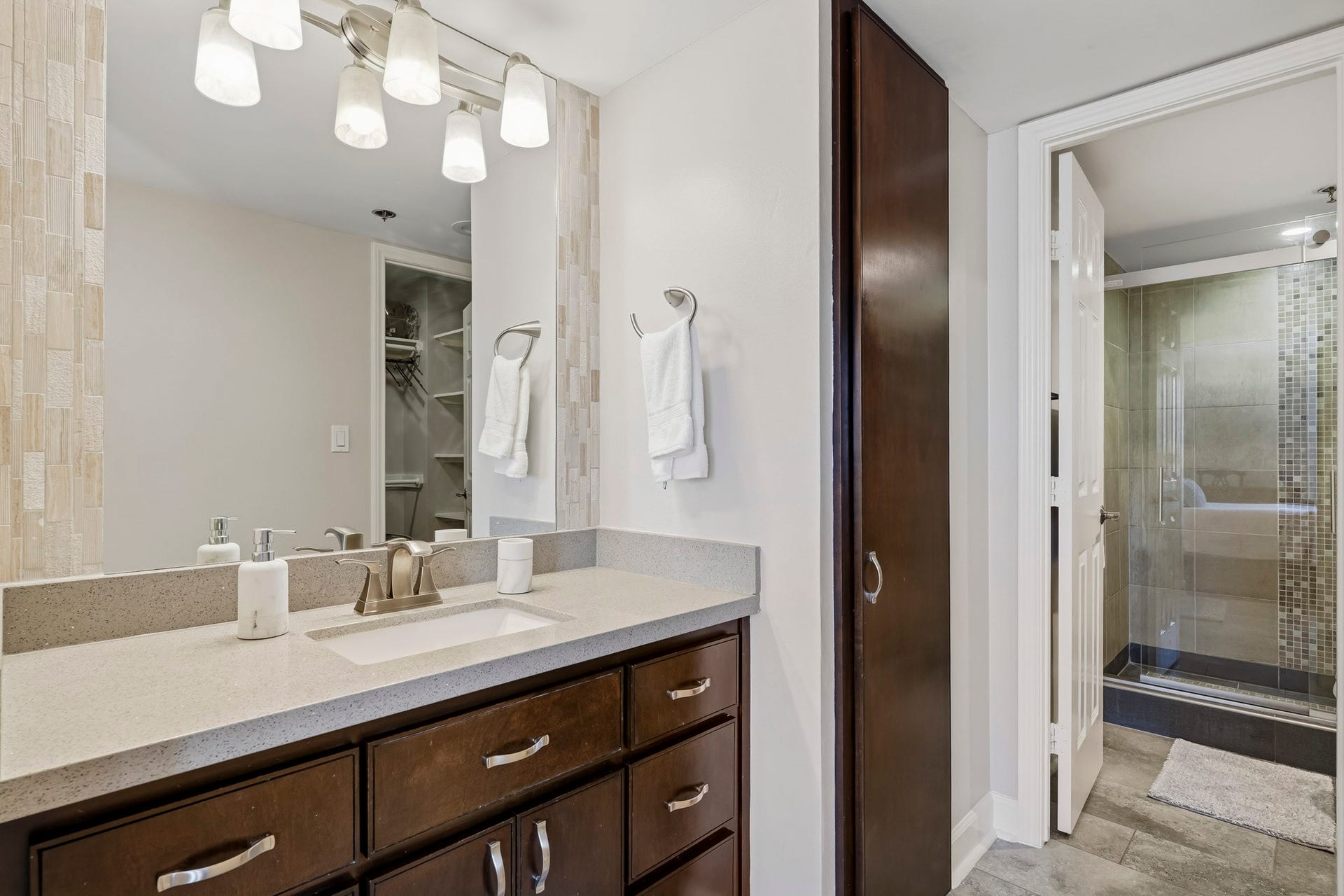 3525 Sage Road, #709, Houston, TX 77056 3525 Sage Road, #709, Houston, TX 77056