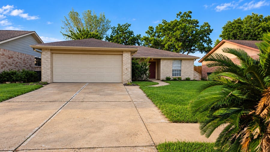Property photo for 5150 Prairie Ridge Road, Houston, TX