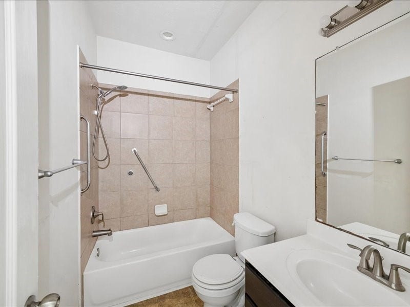 7534 Abbey Point Lane, Houston, TX 77049 7534 Abbey Point Lane, Houston, TX 77049