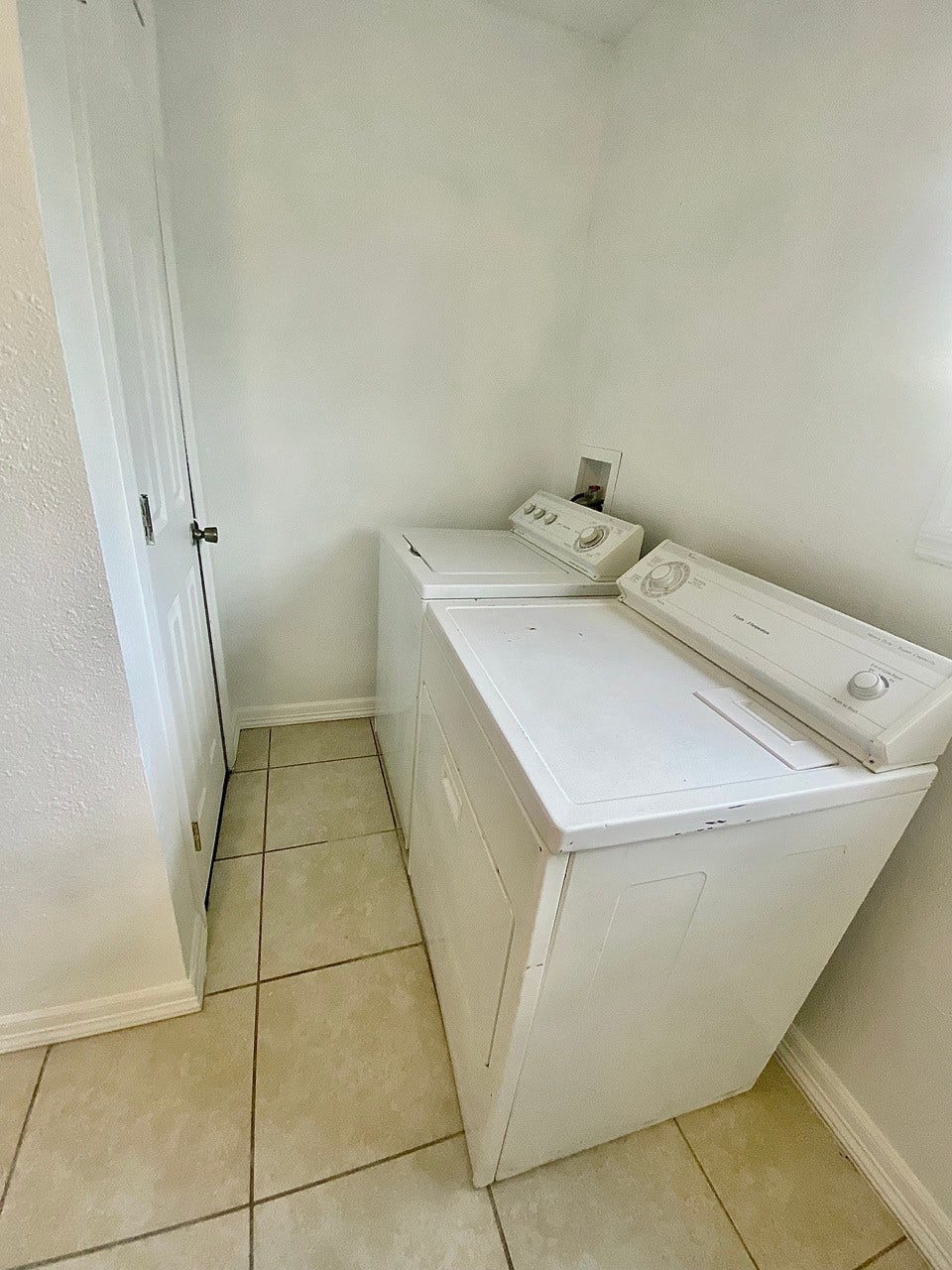 1138 4th Avenue N, #1140, Texas City, TX 77590 Washer/ Dryer