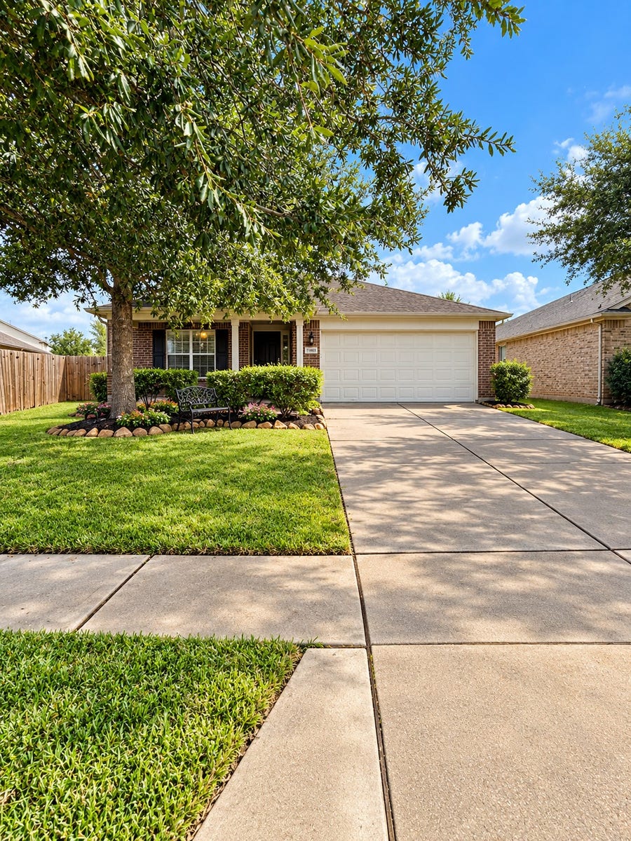 Property photo for 8126 Clover Leaf Drive, Rosenberg, TX