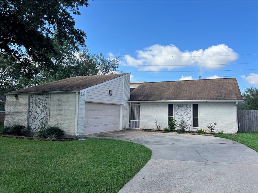 Property photo for 1819 Hanbury Court, Sugar Land, TX
