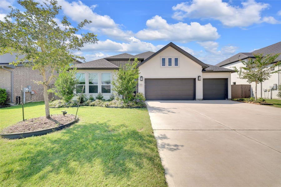 Property photo for 1665 Sherwood Glen Drive, Friendswood, TX