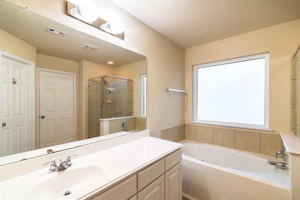 En-suite bathroom