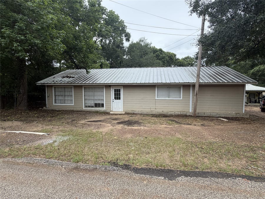 Property photo for 7 Peace Pipe Trail, Conroe, TX