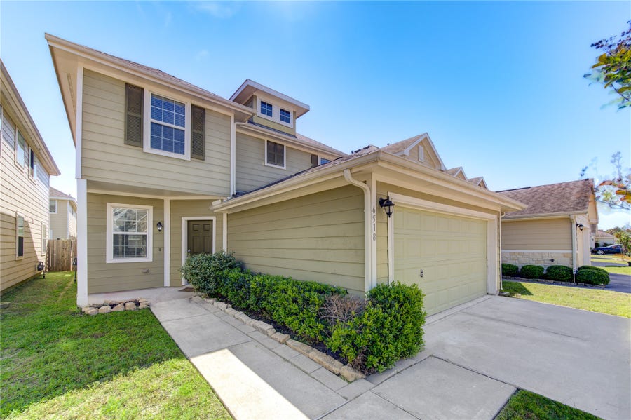 Property photo for 6518 Wilshire Ridge, Houston, TX