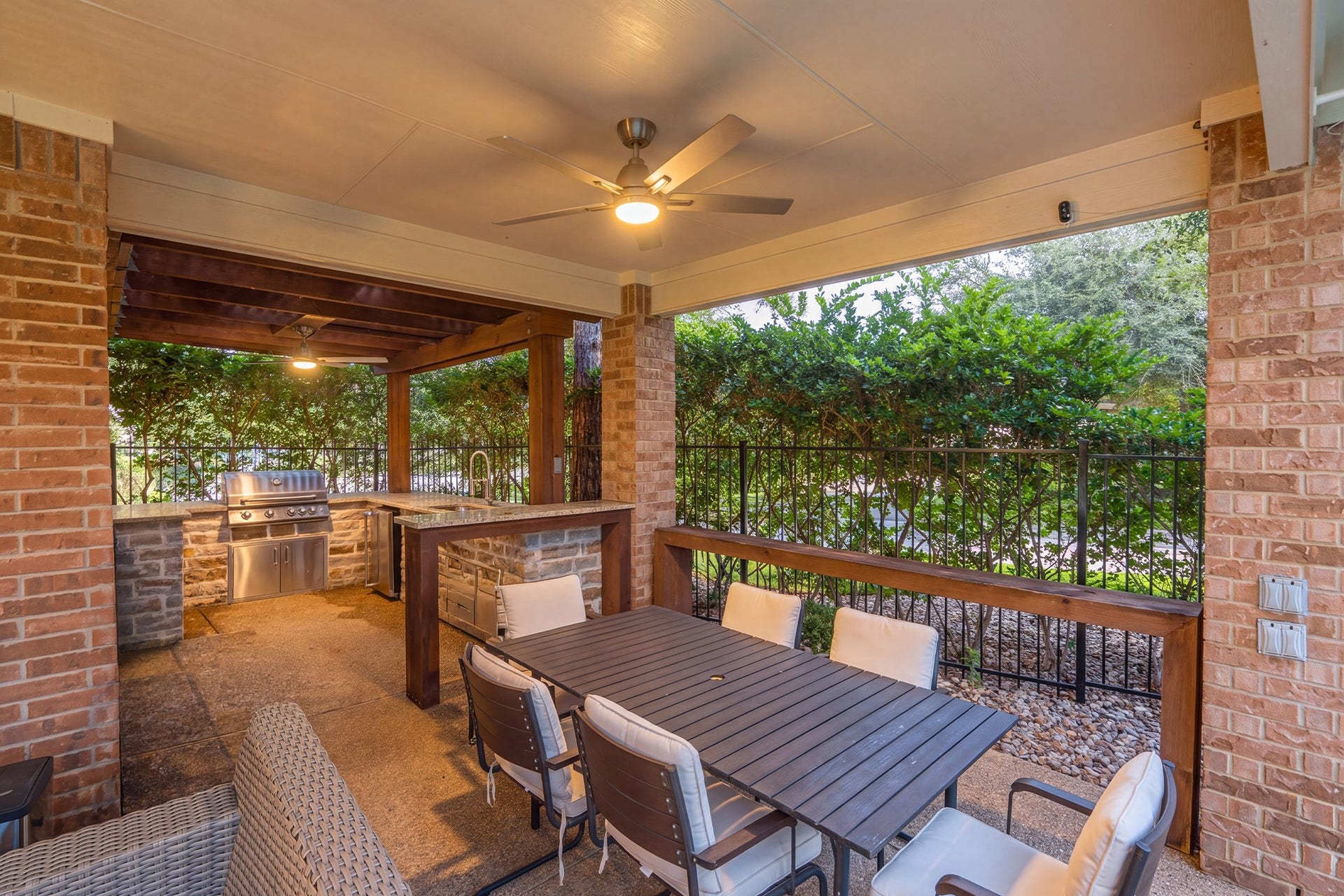 27 E Wolf Cabin Circle, Spring, TX 77389 27 E Wolf Cabin Circle, Spring, TX 77389