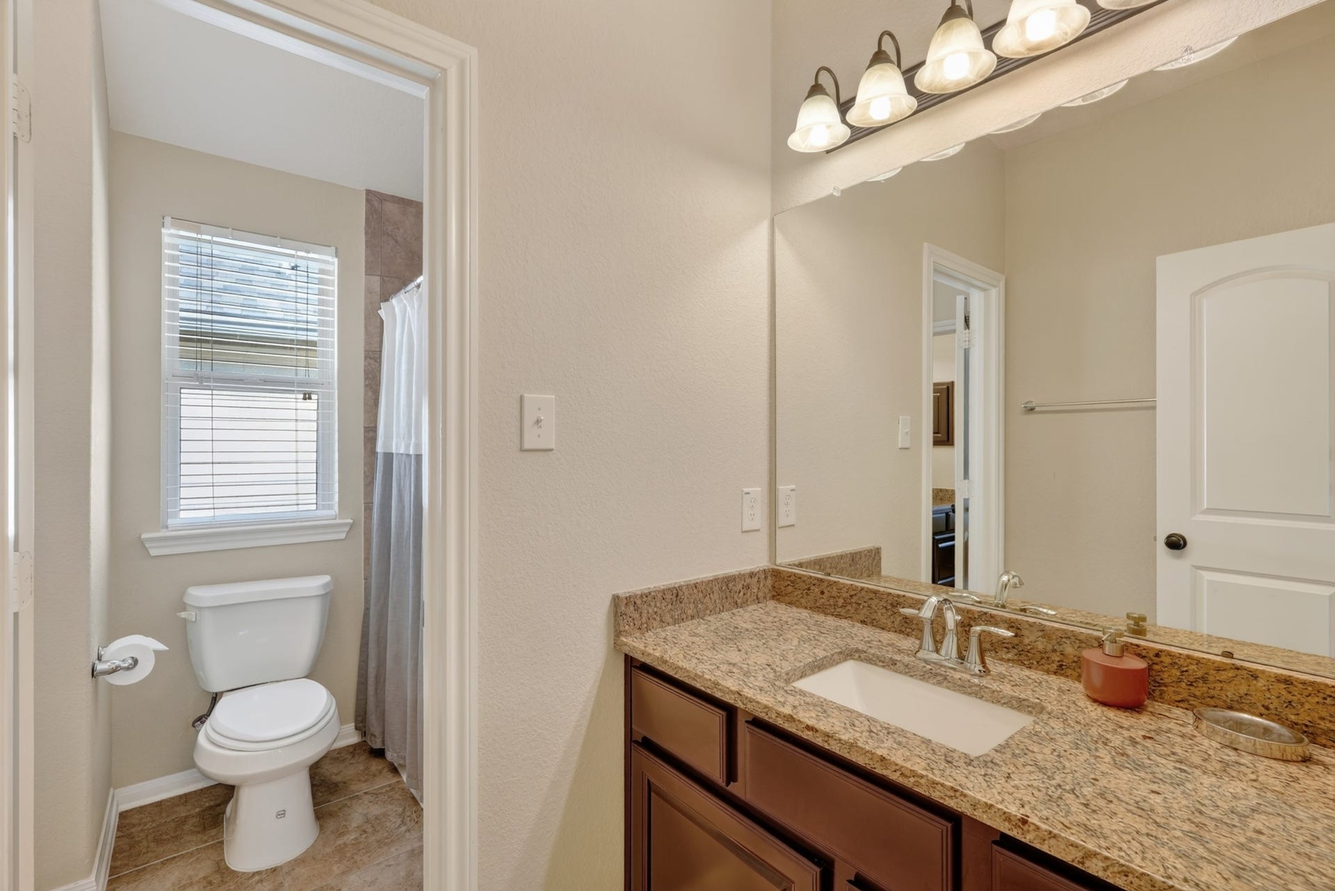 27 E Wolf Cabin Circle, Spring, TX 77389 27 E Wolf Cabin Circle, Spring, TX 77389