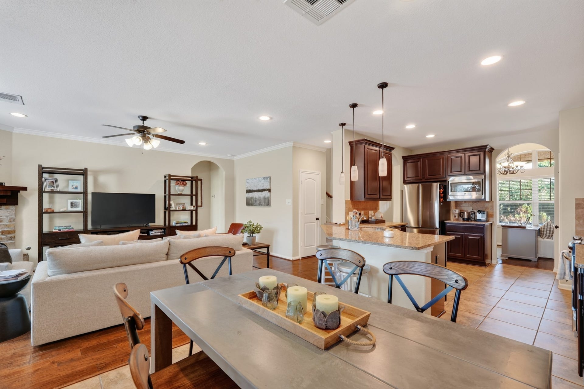 27 E Wolf Cabin Circle, Spring, TX 77389 27 E Wolf Cabin Circle, Spring, TX 77389