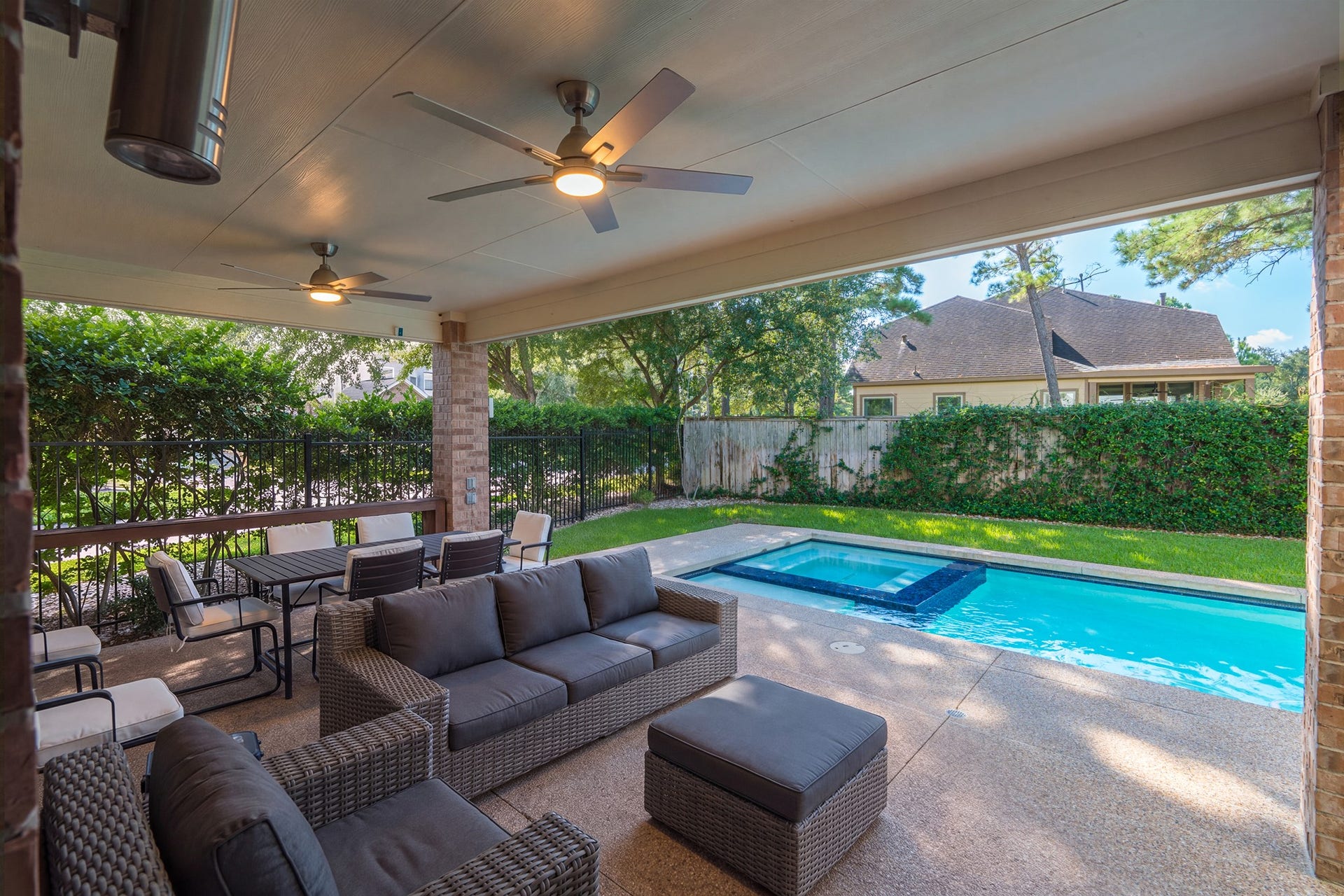 27 E Wolf Cabin Circle, Spring, TX 77389 27 E Wolf Cabin Circle, Spring, TX 77389
